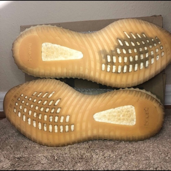 Yezzy Boost 350 V2 'Lundmark Non-Reflective' - Picture 3 of 6